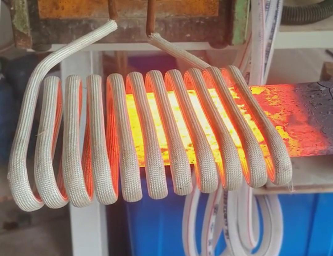 40KW高頻感應(yīng)加熱設(shè)備可用于10mm鋼板的淬火、回火等熱處理工藝