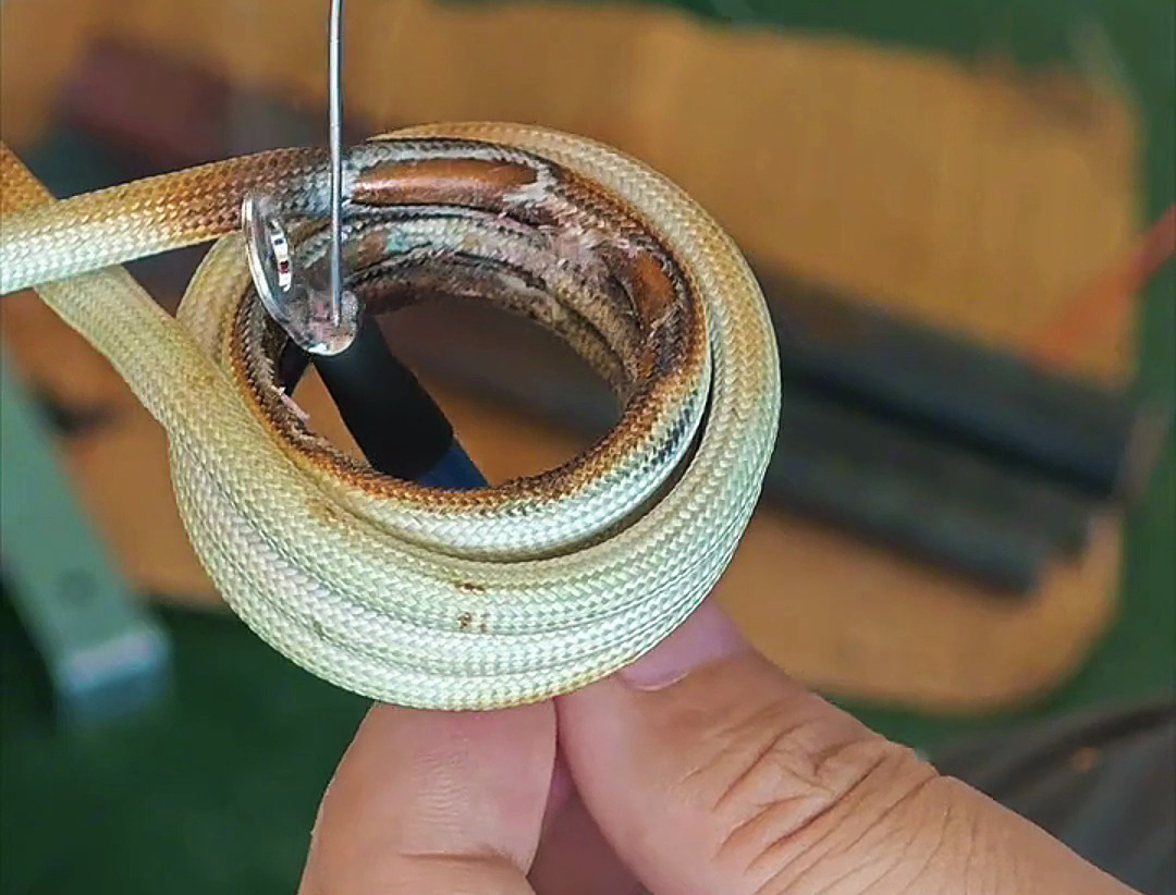 線(xiàn)束線(xiàn)耳端子焊接新解:海拓高頻焊機(jī)的優(yōu)勢(shì)與風(fēng)險(xiǎn)應(yīng)對(duì)