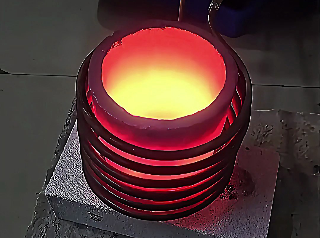 小型高頻熔煉爐提煉貴金屬：研發(fā)與小規(guī)模生產(chǎn)的精準(zhǔn)測(cè)試方案