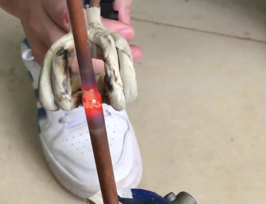 手持式高頻焊接設(shè)備，4-16銅管焊接，2秒焊接完成，代替火焰焊接，安全省時(shí)省人工