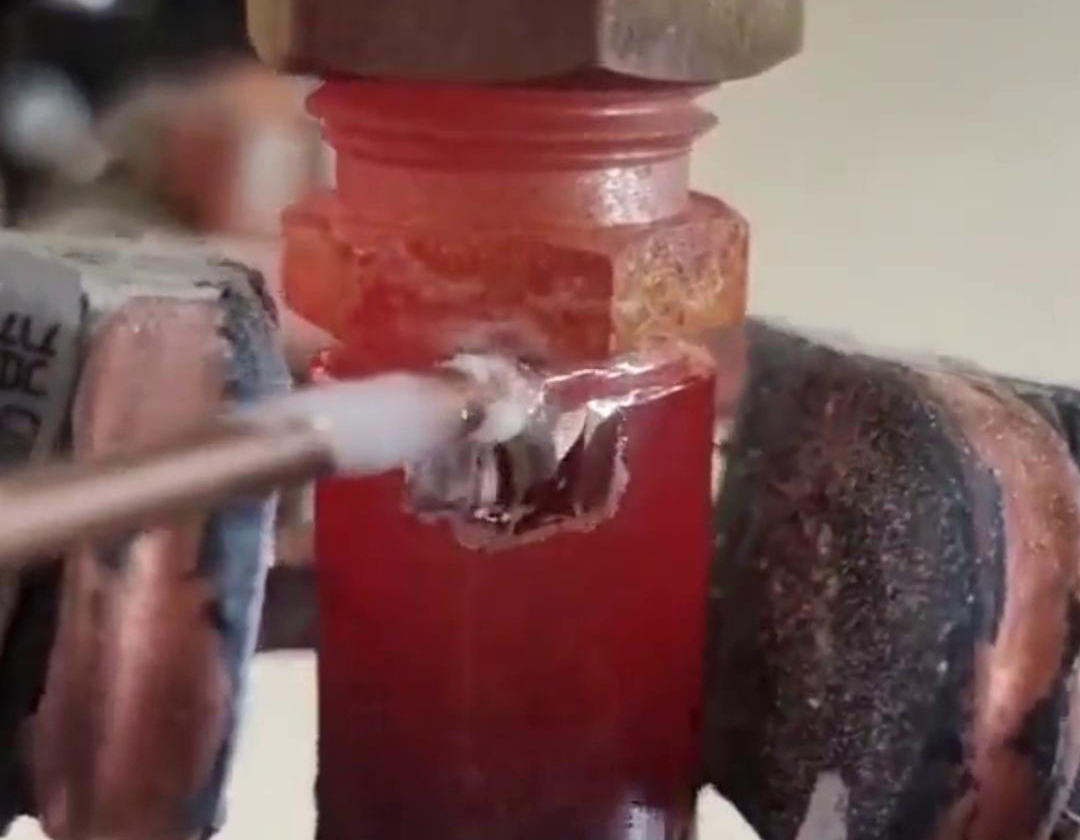 銅管接頭焊接，銅螺母焊接銅管用高頻焊機(jī)