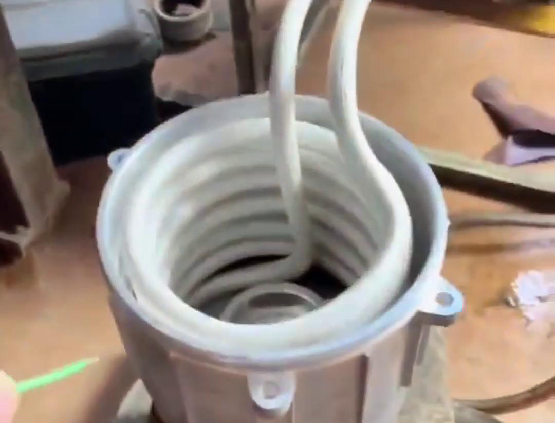 使用高頻機進行電機熱套的優(yōu)點在于加熱速度快、溫度控制準確、對材料影響小等