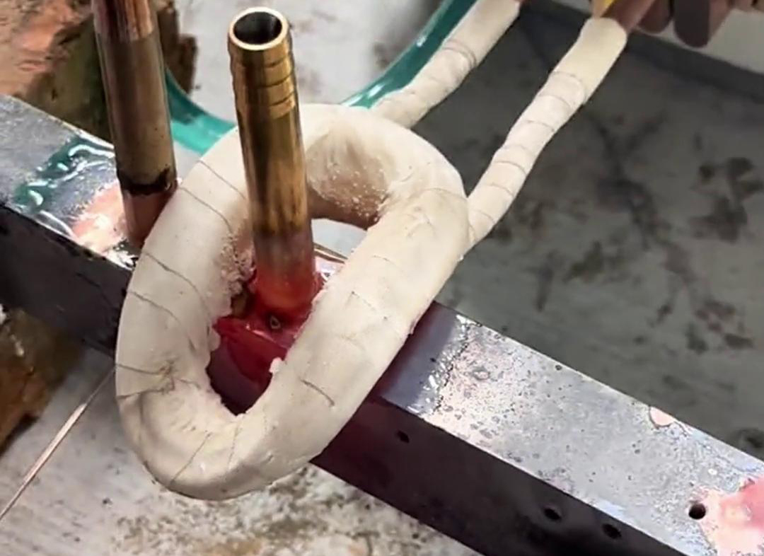 焊接工藝的魅力展現(xiàn)，銅管和方管高頻焊接，高頻技術創(chuàng)造的奇跡！