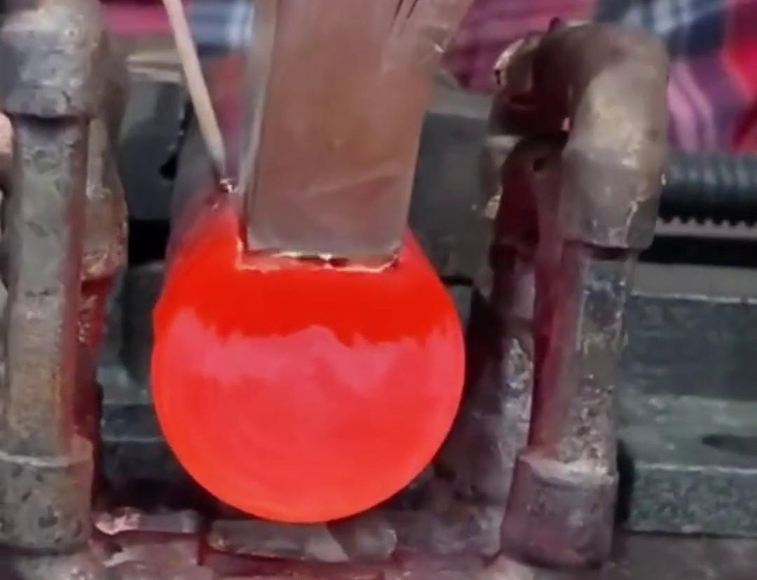 高頻銅料焊接技術高效加熱、焊接質(zhì)量高、操作簡便以及節(jié)能環(huán)保