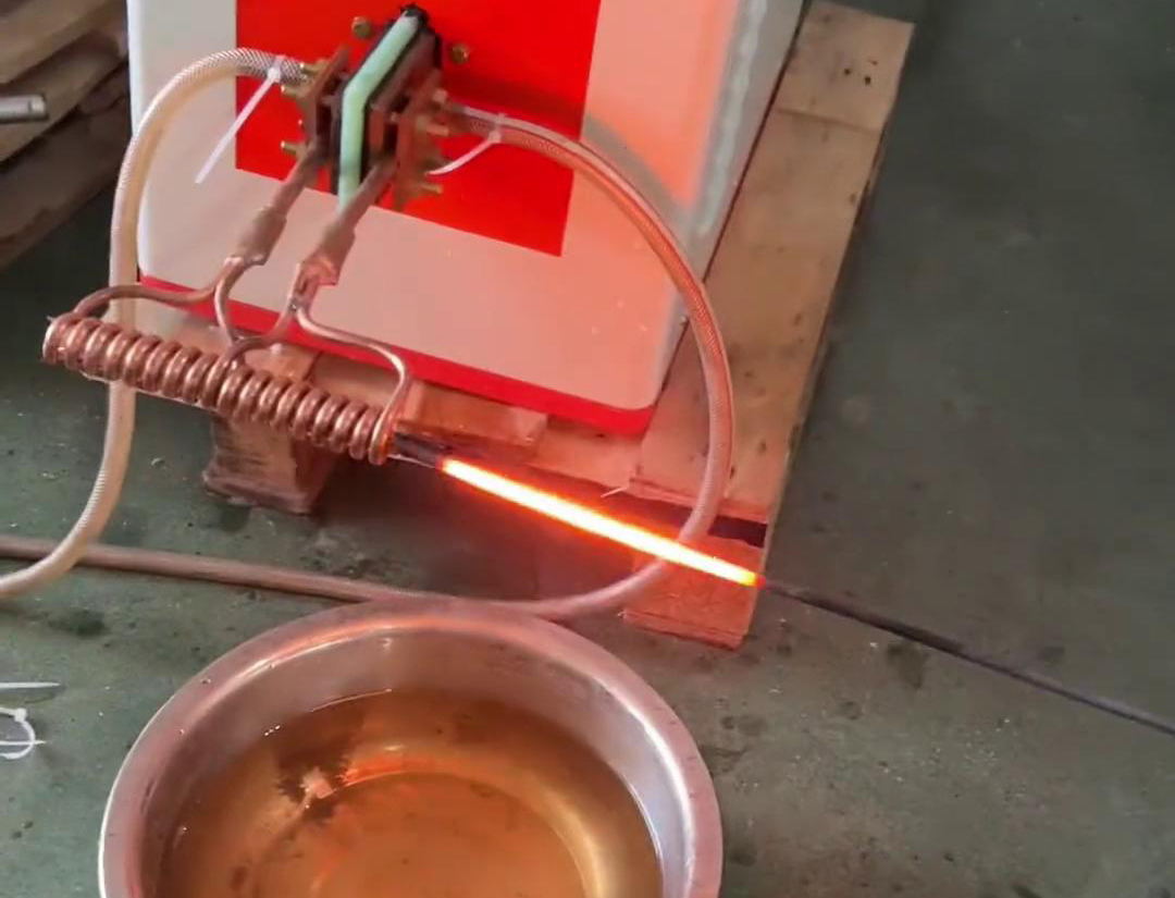 超高頻加熱6毫米厚的不銹鋼，在1秒內(nèi)加熱到1000度是一個相當(dāng)高的要求