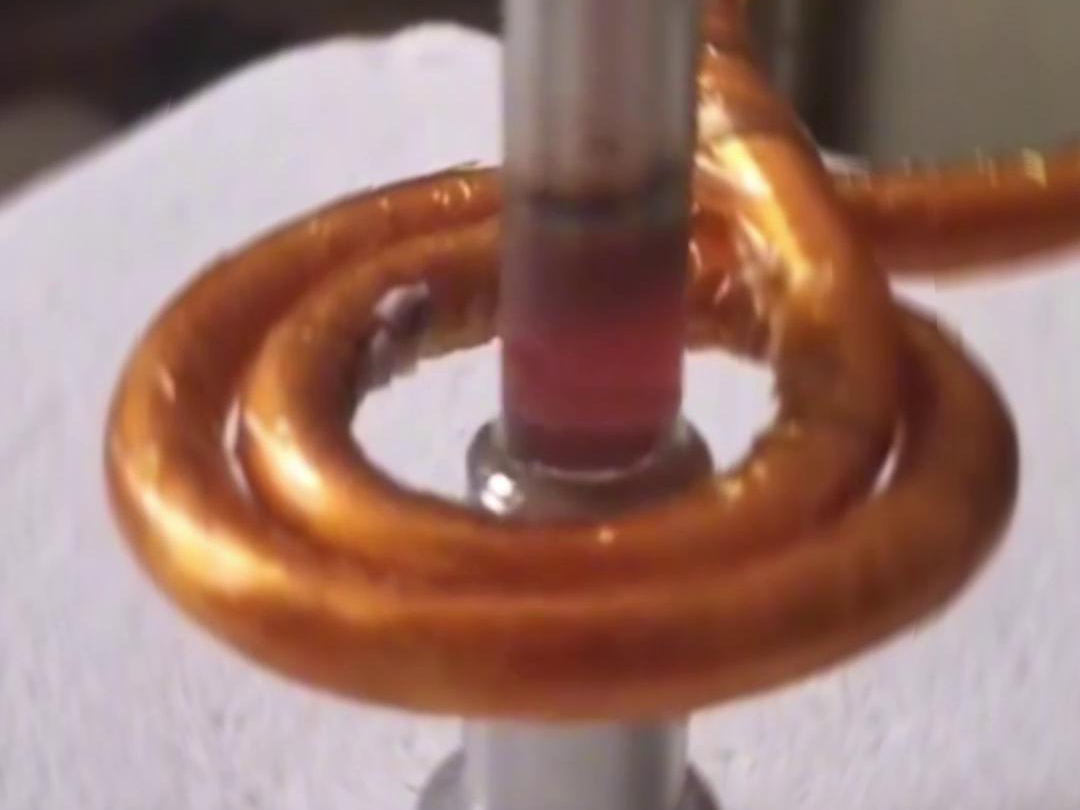 手持式高頻機(jī)焊接不銹鋼管具有高效、便捷、操作簡單