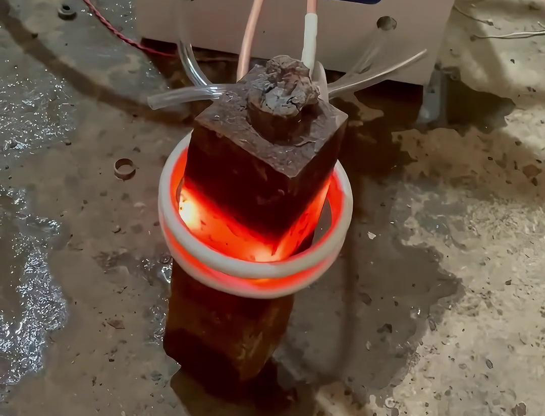 超音頻感應(yīng)加熱設(shè)備，具有加熱均勻、熱效率高、操作簡便等特點