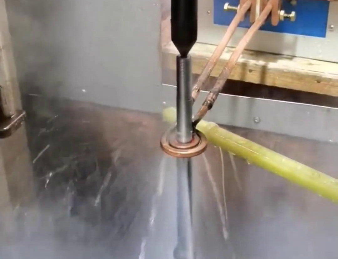 數(shù)控自動化高頻淬火機(jī)床，適合各類軸，齒輪淬火熱處理使用