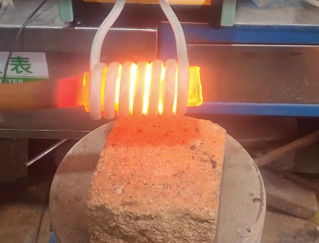 高頻感應(yīng)加熱機(jī)，實(shí)心棒料熱處理實(shí)在快速方便