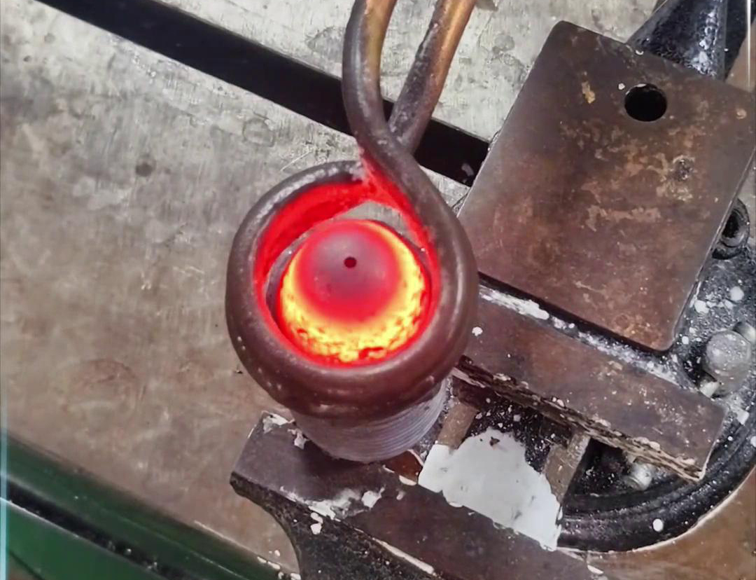 端面加熱可以選擇普通款高頻加熱機(jī)實現(xiàn)，也可以選擇手持式高頻機(jī)加熱