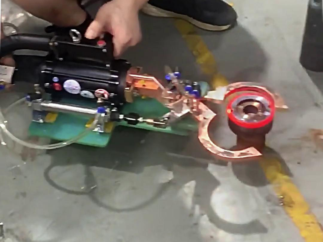 手持式高頻加熱機，配合這個開合式的感應加熱線圈加熱實在太強了