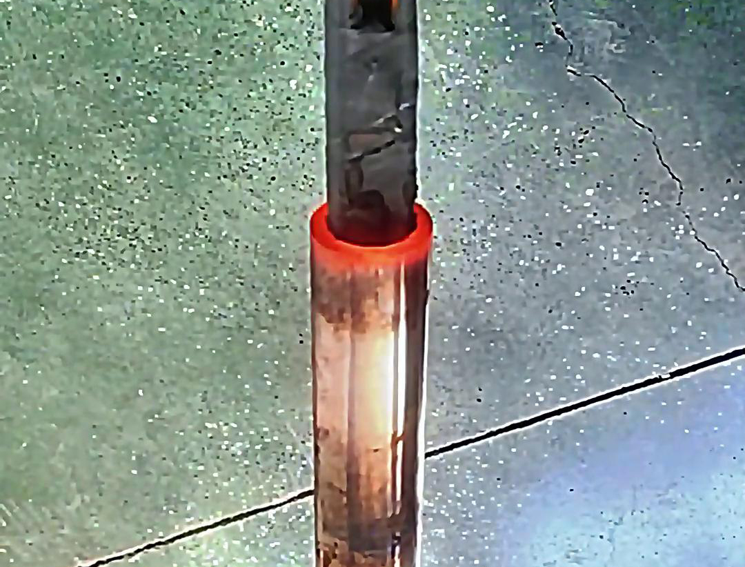 用高頻加熱機加熱內(nèi)孔，加熱時間可精確控制，溫度可實時監(jiān)控