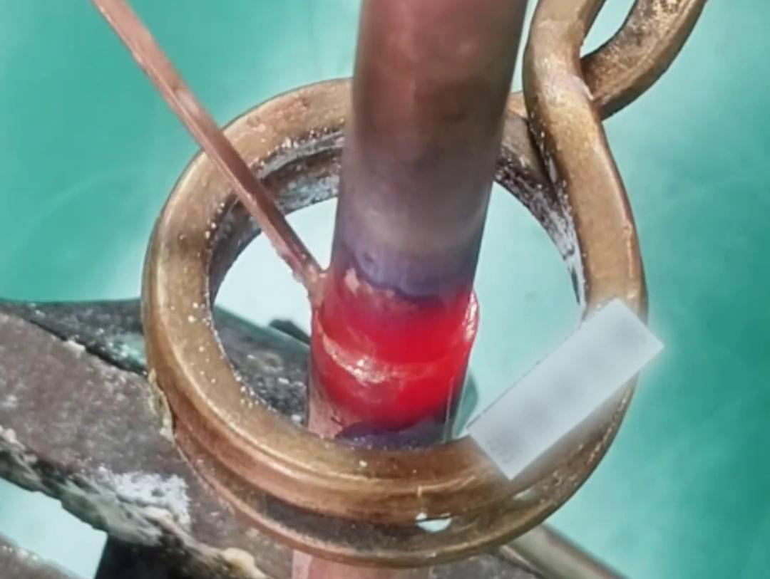 ?一臺機(jī)器就可以焊接各種規(guī)格的銅管焊接高頻機(jī)