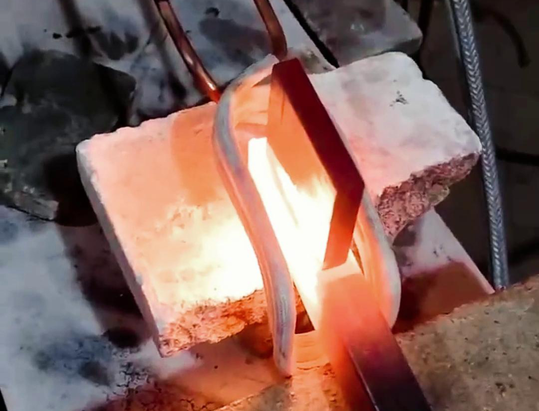 銅排高頻焊接，焊縫平整光滑，無需打磨拋光，一次成型