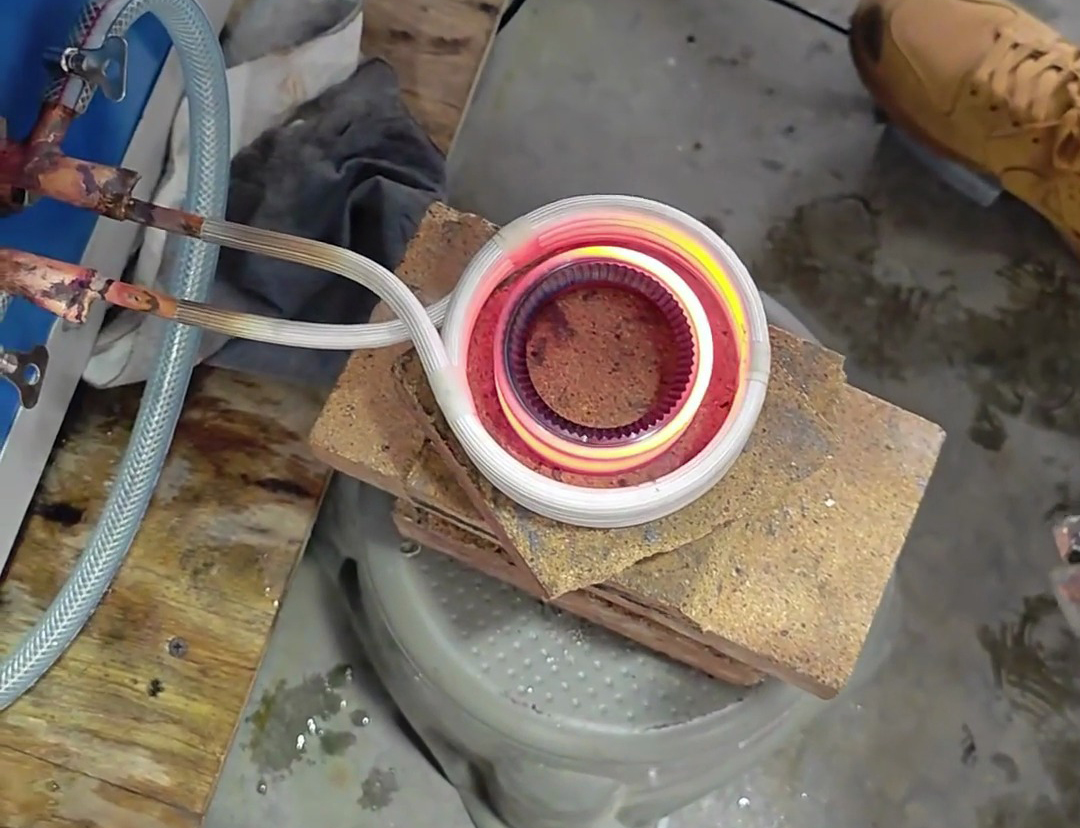 高頻淬火設(shè)備源頭生產(chǎn)廠家，支持任何類(lèi)型產(chǎn)品工件非標(biāo)定制生產(chǎn)