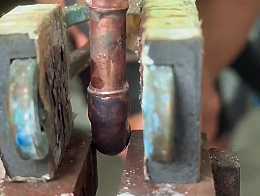 手持式高頻焊接機(jī)對(duì)20銅管焊接測試