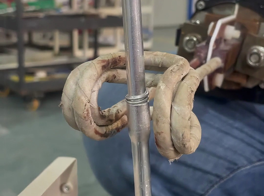 標(biāo)準(zhǔn)件鋁管焊接可以用火焰焊接方法，也可以使用手持式高頻焊機(jī)焊接