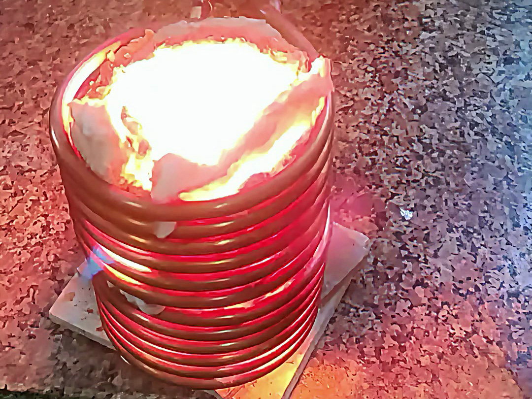 5公斤小型中頻熔煉爐，可以熔煉金銀銅鐵鋁的各類常見金屬材料